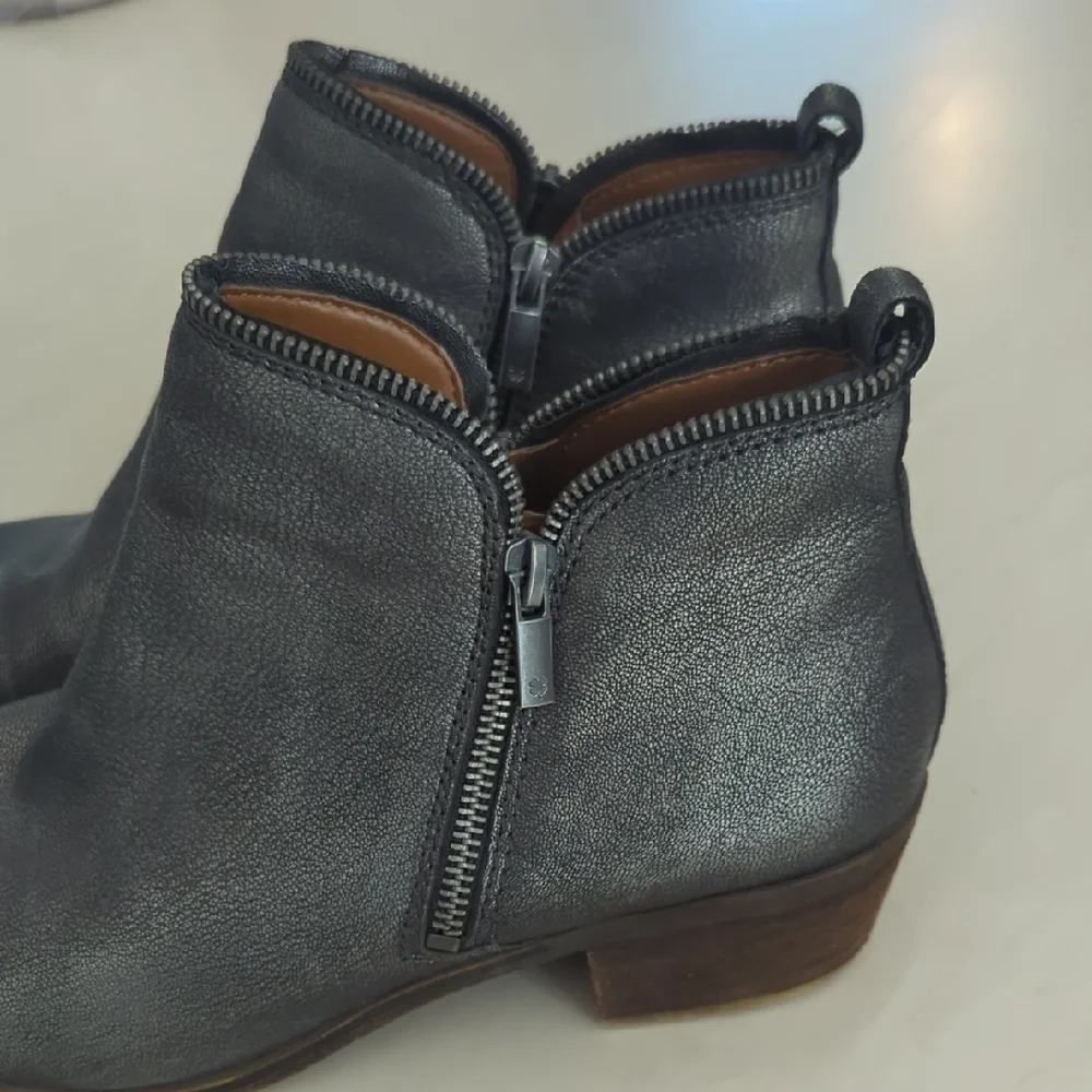 Lucky 🍀 Brand - Gunmetal Silver Booties - Picture 10 of 10